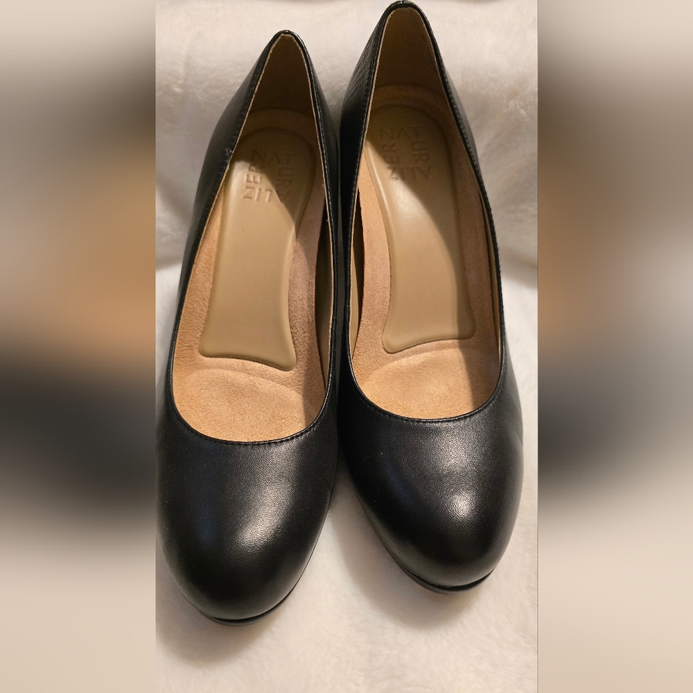 Naturalizer Black Heels Classic and Elegant